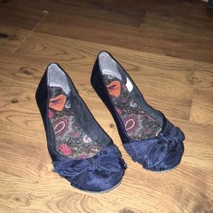 Navy blue flats